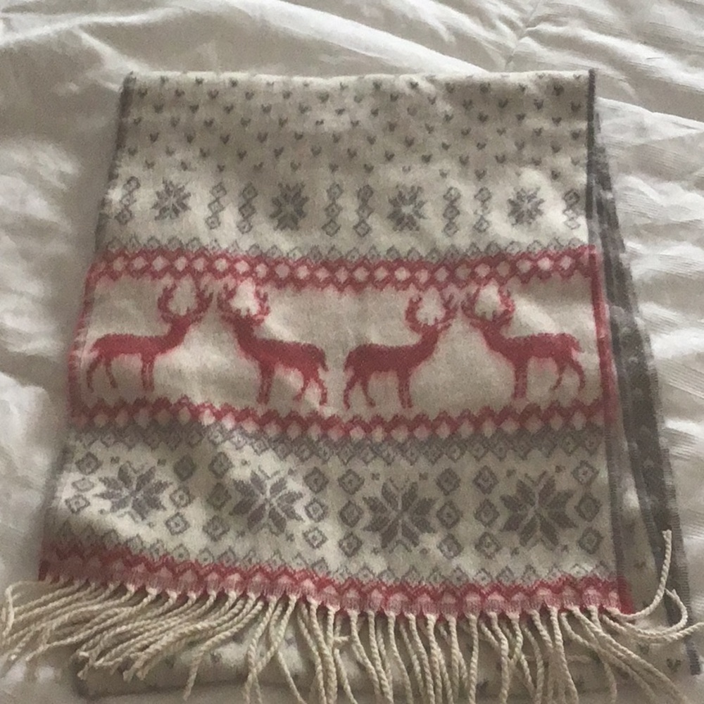 Never used super soft scarf